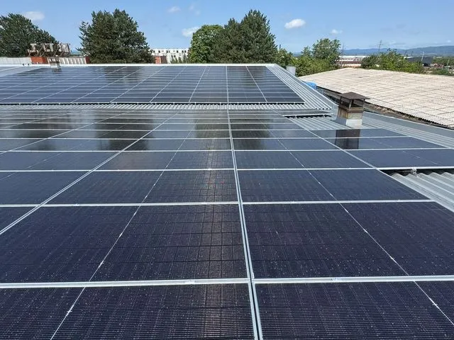 Solarna elektrana na krovu poslovnog objekta