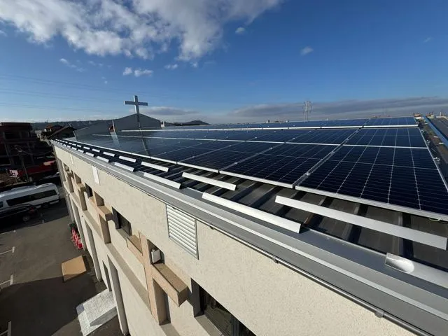 Solarna elektrana na krovu poslovnog objekta